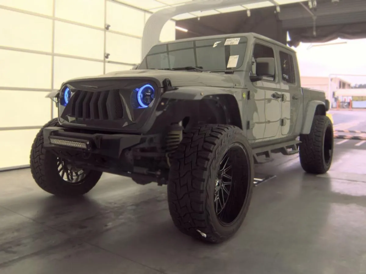 Gray lifted Jeep Gladiator truck bought by Cameron Motorsports